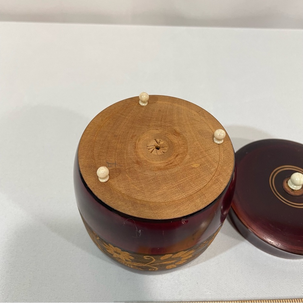 Hamdcrafted Wooden Jar Box with lid Floral Hand Carved band - Picture 8 of 13